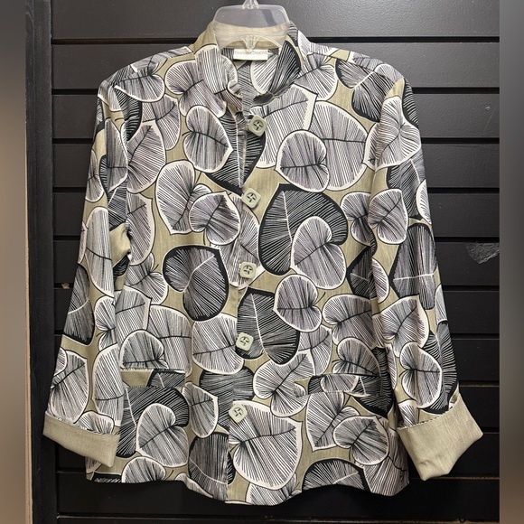 Drapers & Damons Leaf Patterned Black tan and White Leaf Eyelet Jacket/blouse - Picture 1 of 3